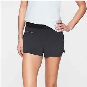 Athleta Mod Trekkie Short black